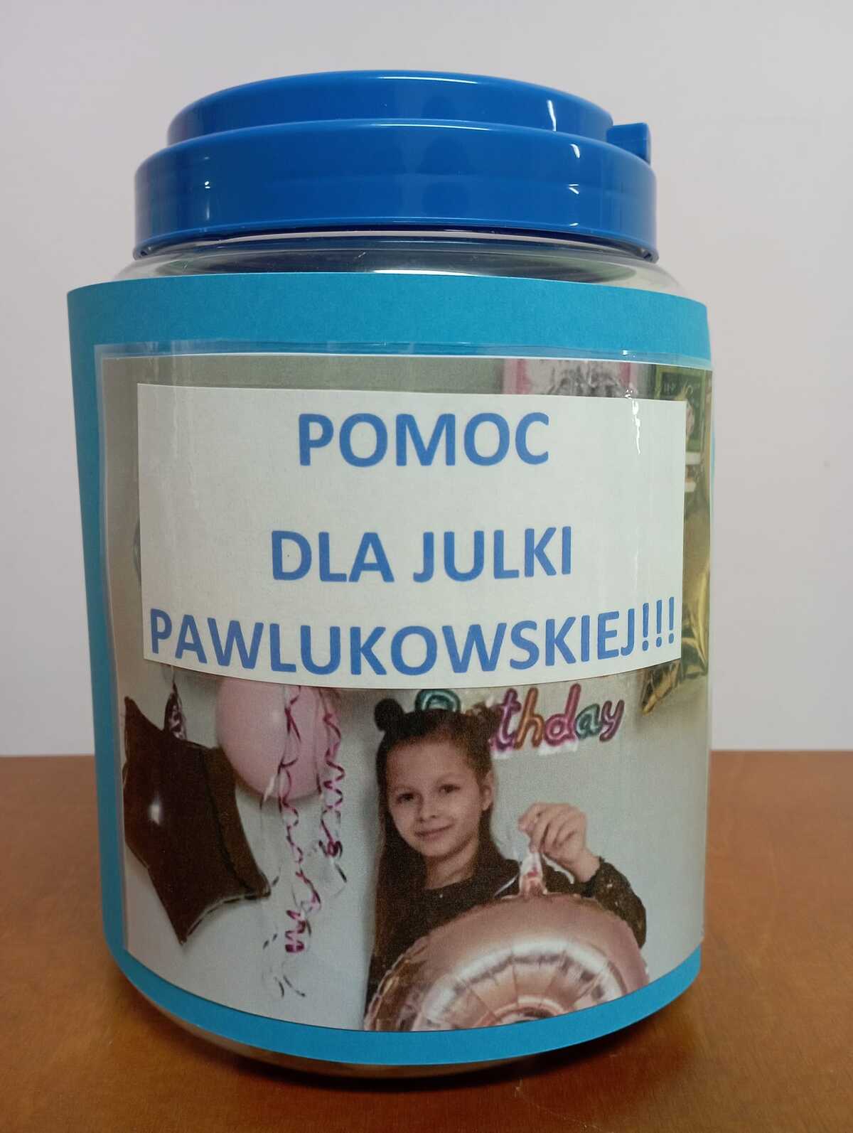 puszka z pieniędzmi 