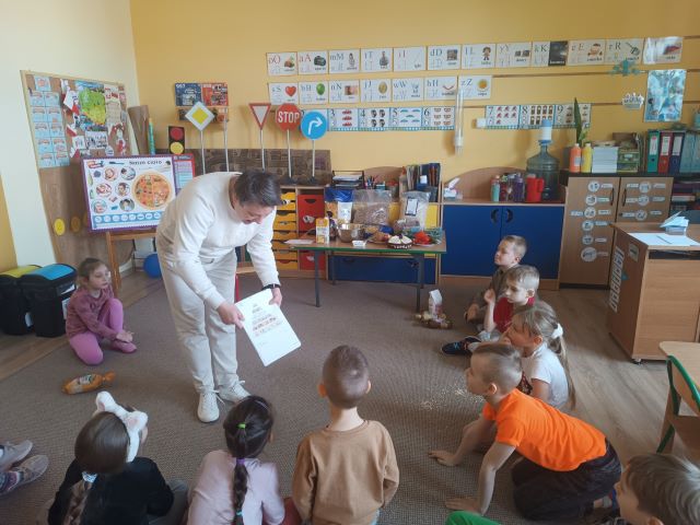 koniczynki oraz piramida zywenia